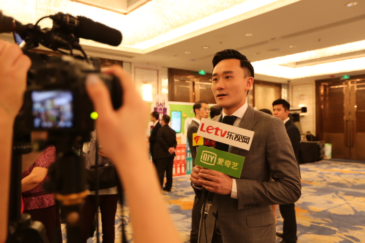 廣州信天郵電子商務(wù)有限公司 董事 李韞霖先生 接受媒體采訪(fǎng).JPG